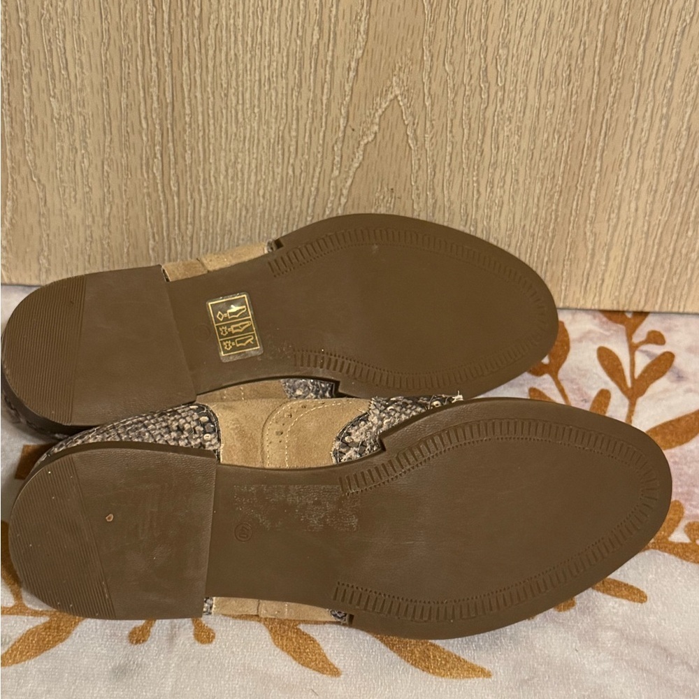 Girotti Slip-On Casual Shoes - Picture 9 of 11